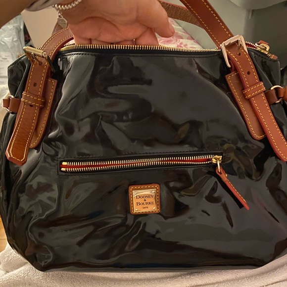 Dooney & Bourke Black Patent Leather Shoulder Handbag & Wallet EUC - Picture 2 of 14